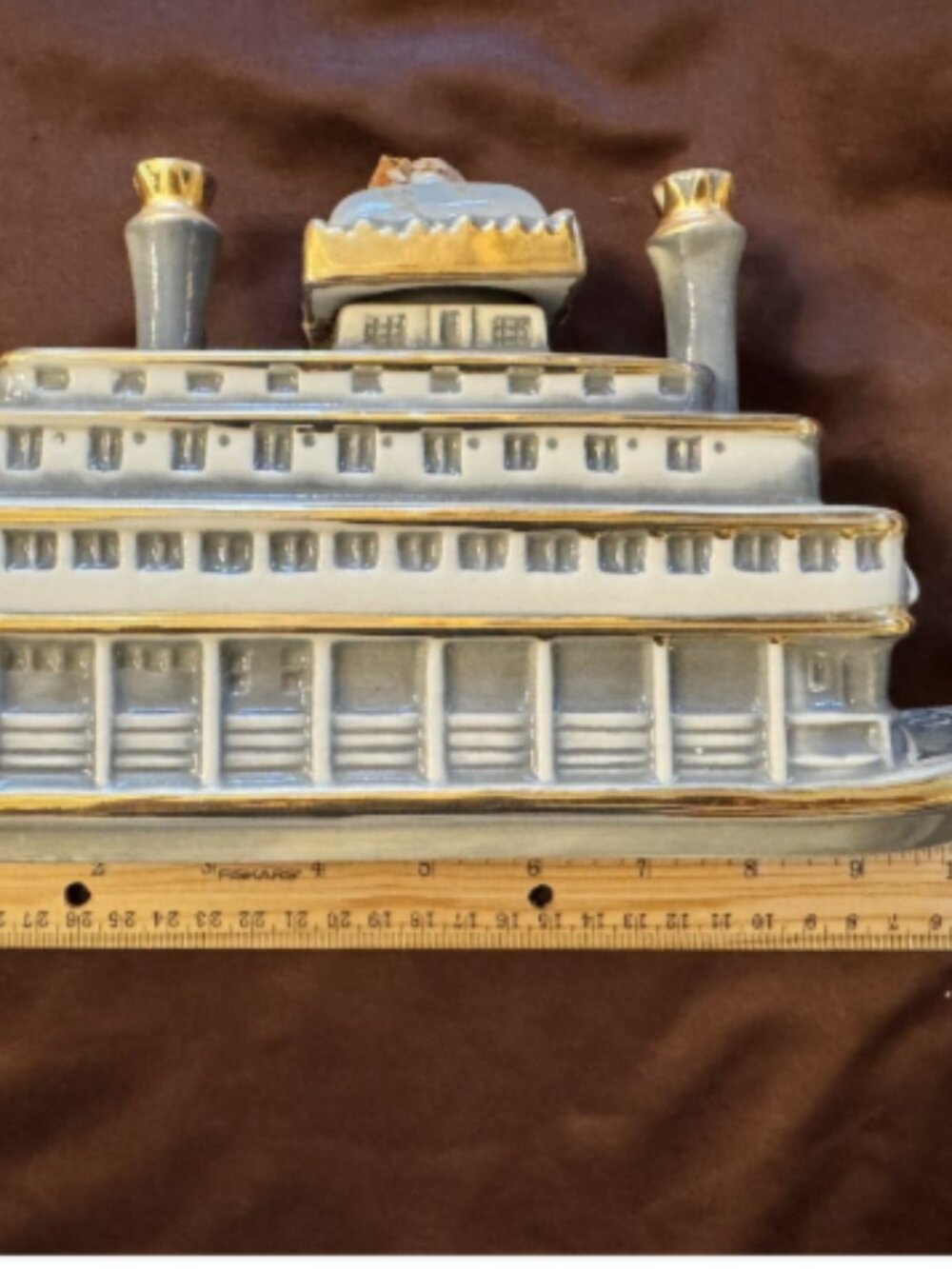 Vintage 1968 River Queen Riverboat Kentucky Decanter.  B3